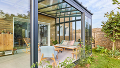 La pergola Luminov et sa toiture vitrée